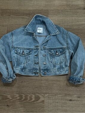 Abercrombie & Fitch Cropped Denim Jacket XS Light Wash Jean Jacket